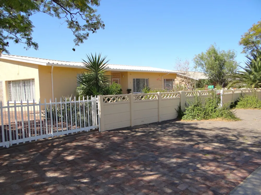 House for sale in Hospital Hill, Beaufort West - 1KK1754772 House for sale in Hospital Hill, Beaufort West - 1KK1754772