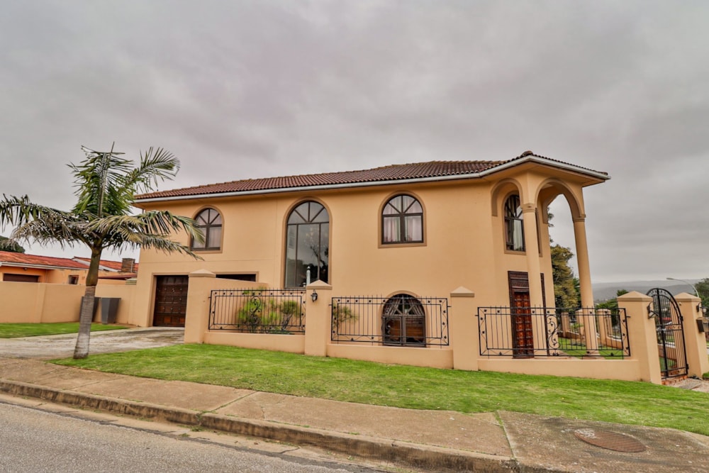 Double-storey house for sale in Strelitzia Park - 1UK1717473