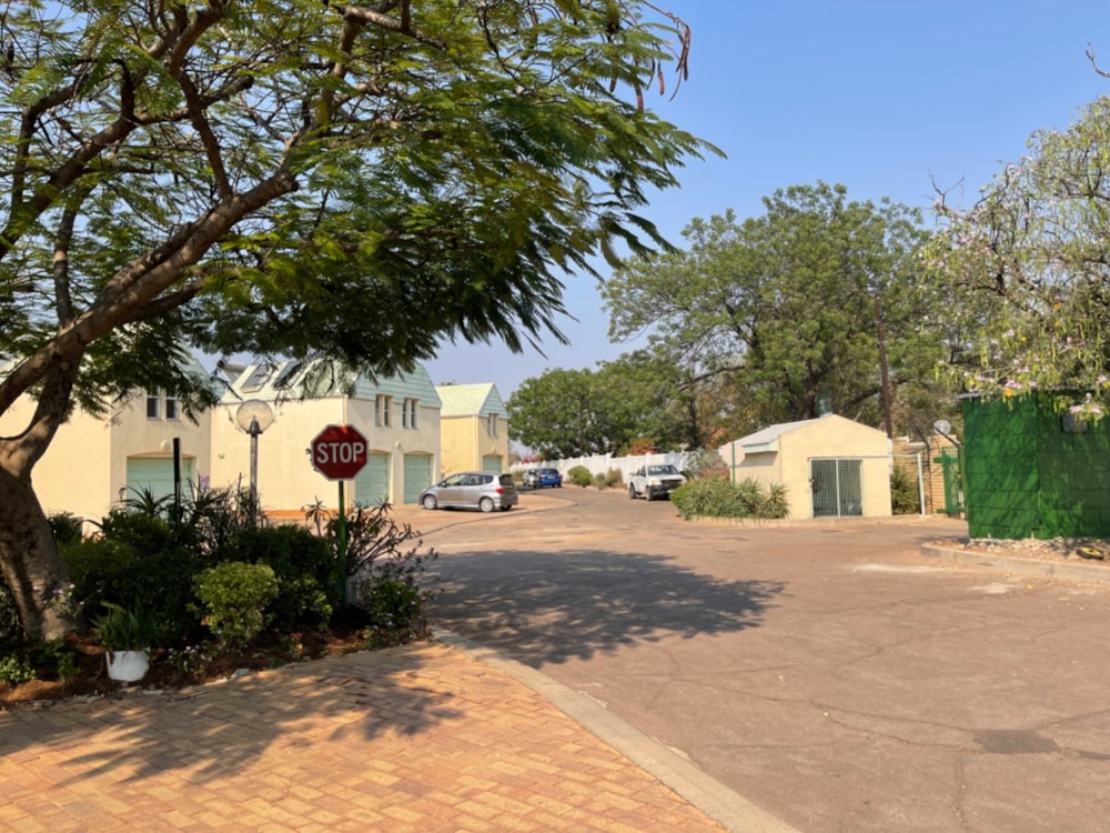 Security complex home to rent in Broadhurst, Botswana - 3BO1709916 Security complex home to rent in Broadhurst, Botswana - 3BO1709916
