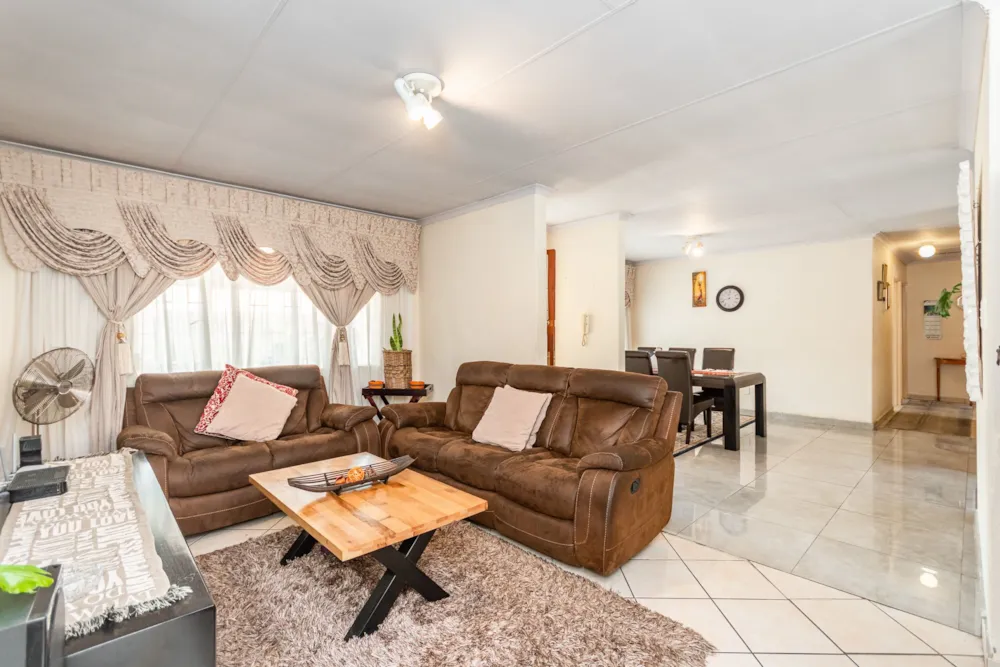 Security complex home for sale in Terenure - KTP1705593 Security complex home for sale in Terenure - KTP1705593