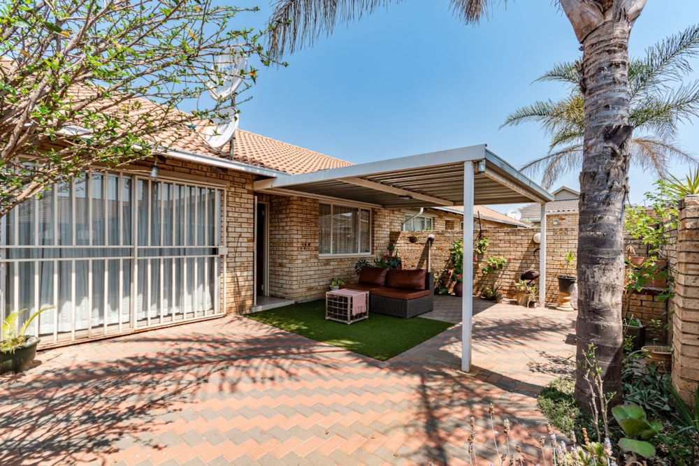 Security complex home for sale in Terenure - KTP1705593 Security complex home for sale in Terenure - KTP1705593