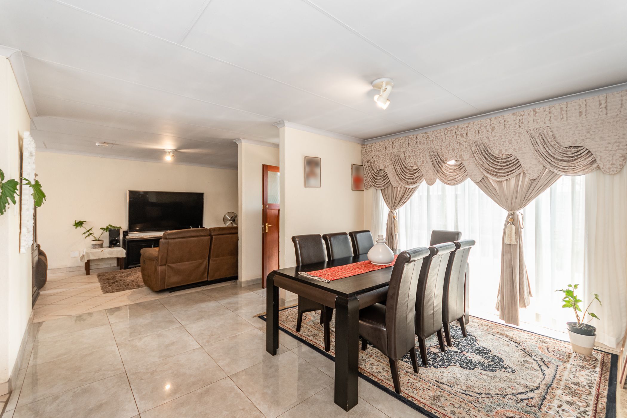 Security complex home for sale in Terenure - KTP1705593