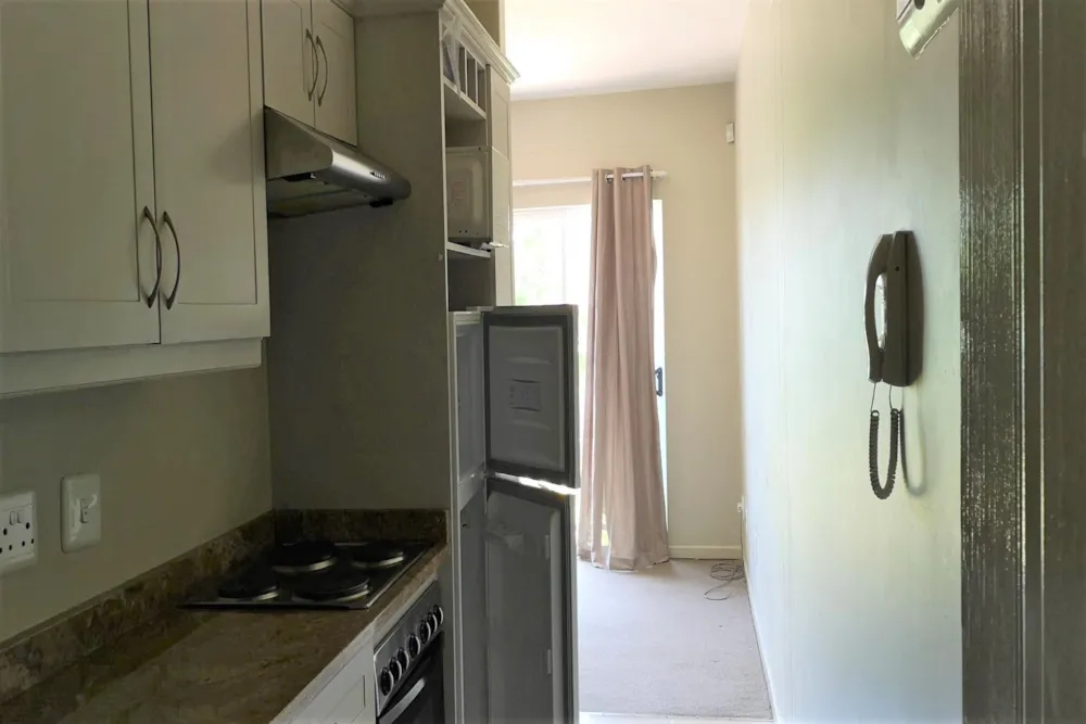 Bachelor apartment to rent in Grahamstown Central (Makhanda Central) - 1GC1748838 Bachelor apartment to rent in Grahamstown Central (Makhanda Central) - 1GC1748838
