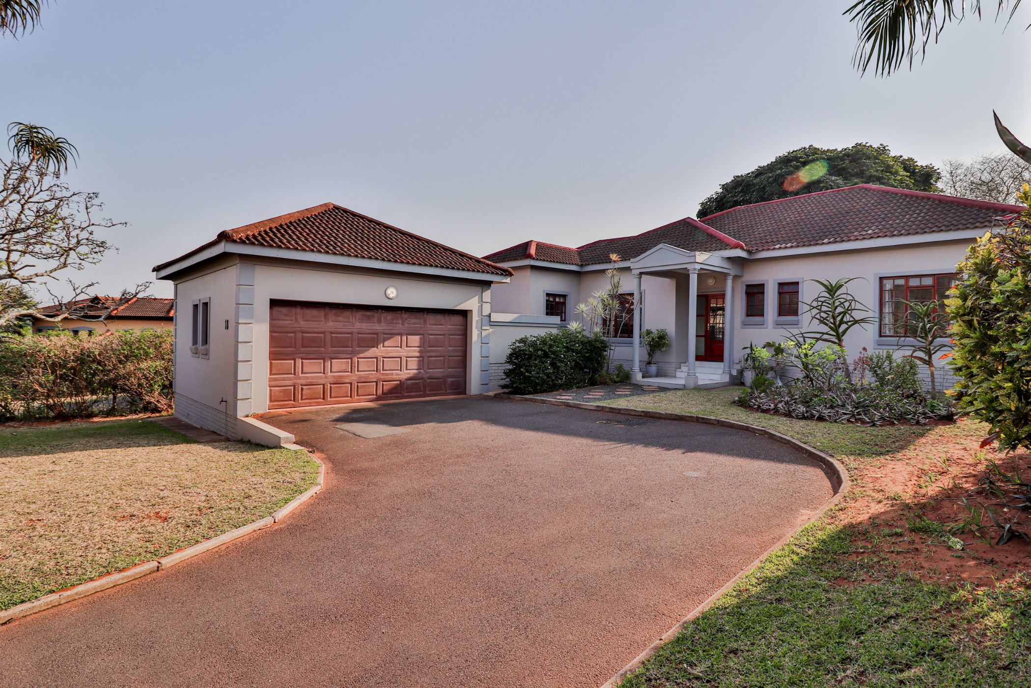 Security estate home to rent in Seaward Estates - 1BD1744982