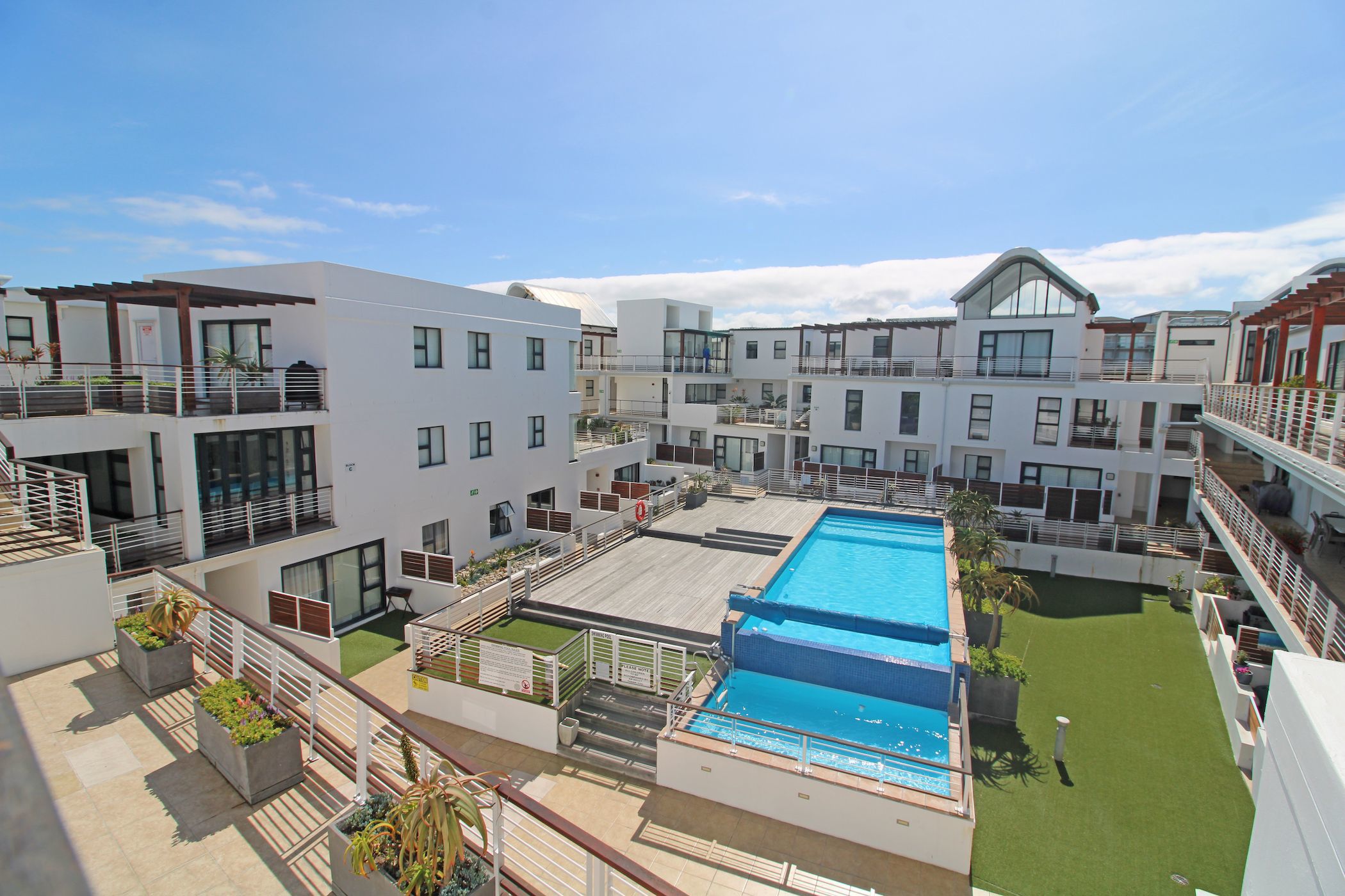 Apartment for sale in Big Bay - 1TV1726160