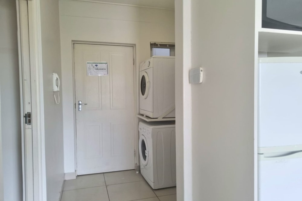 Apartment let in West Hill, Grahamstown, Makhanda - 1GC1710486