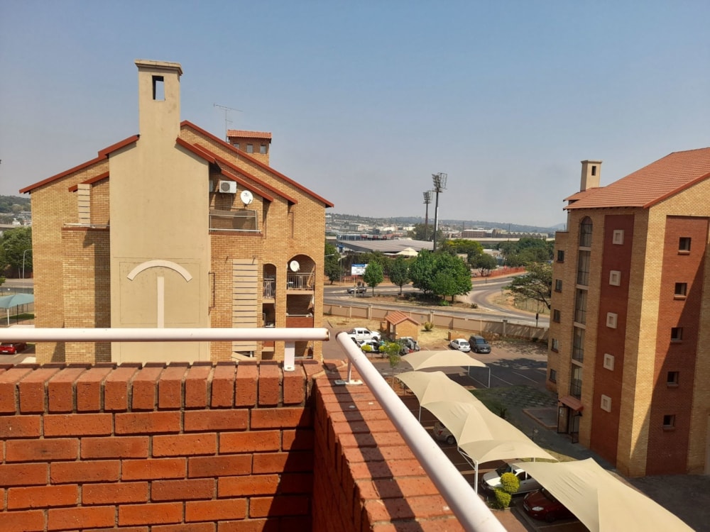 Penthouse apartment for sale in Die Hoewes - CN1588725