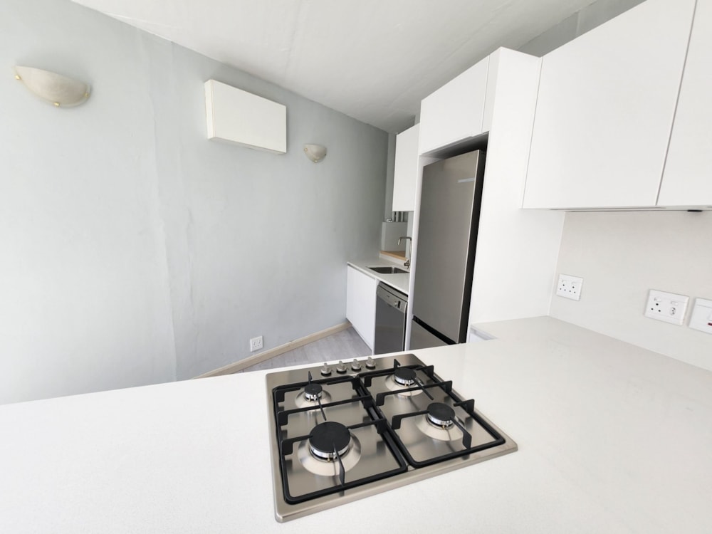 Apartment to rent in Rondebosch - RBL1752972 Apartment to rent in Rondebosch - RBL1752972