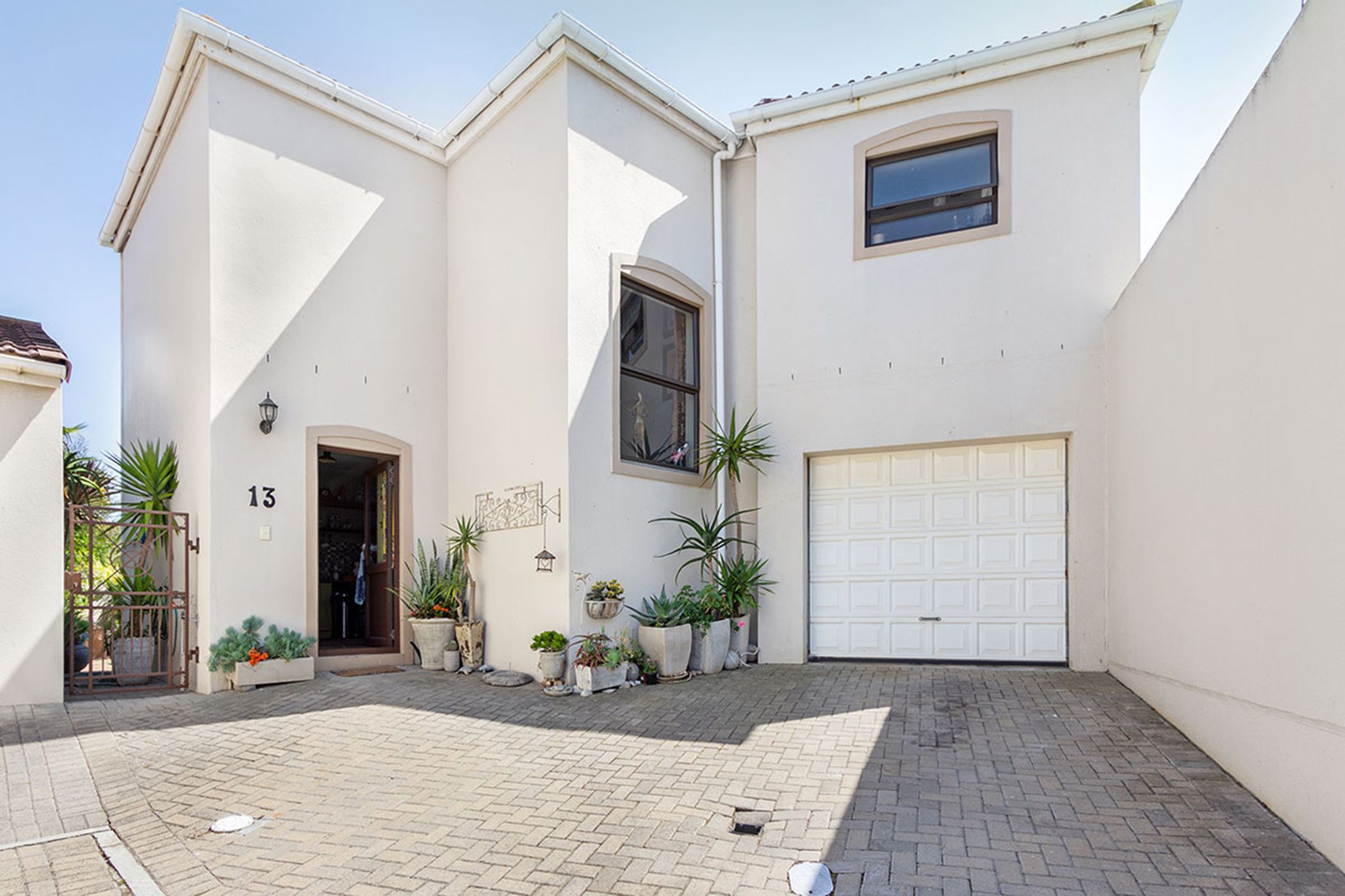 Double-storey house let in West Beach, Blouberg - 1TV1699504