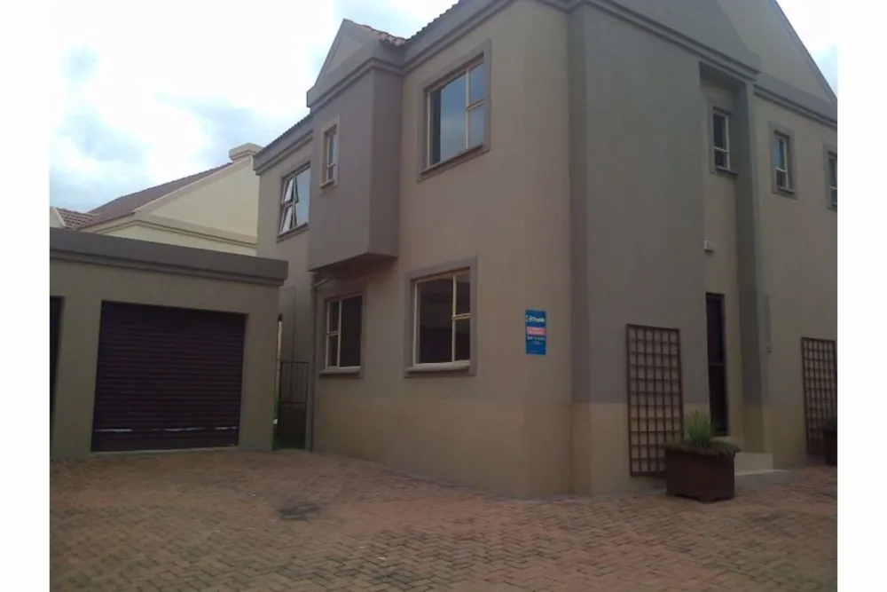 Townhouse to rent in Bendor Park - 1PS1756008