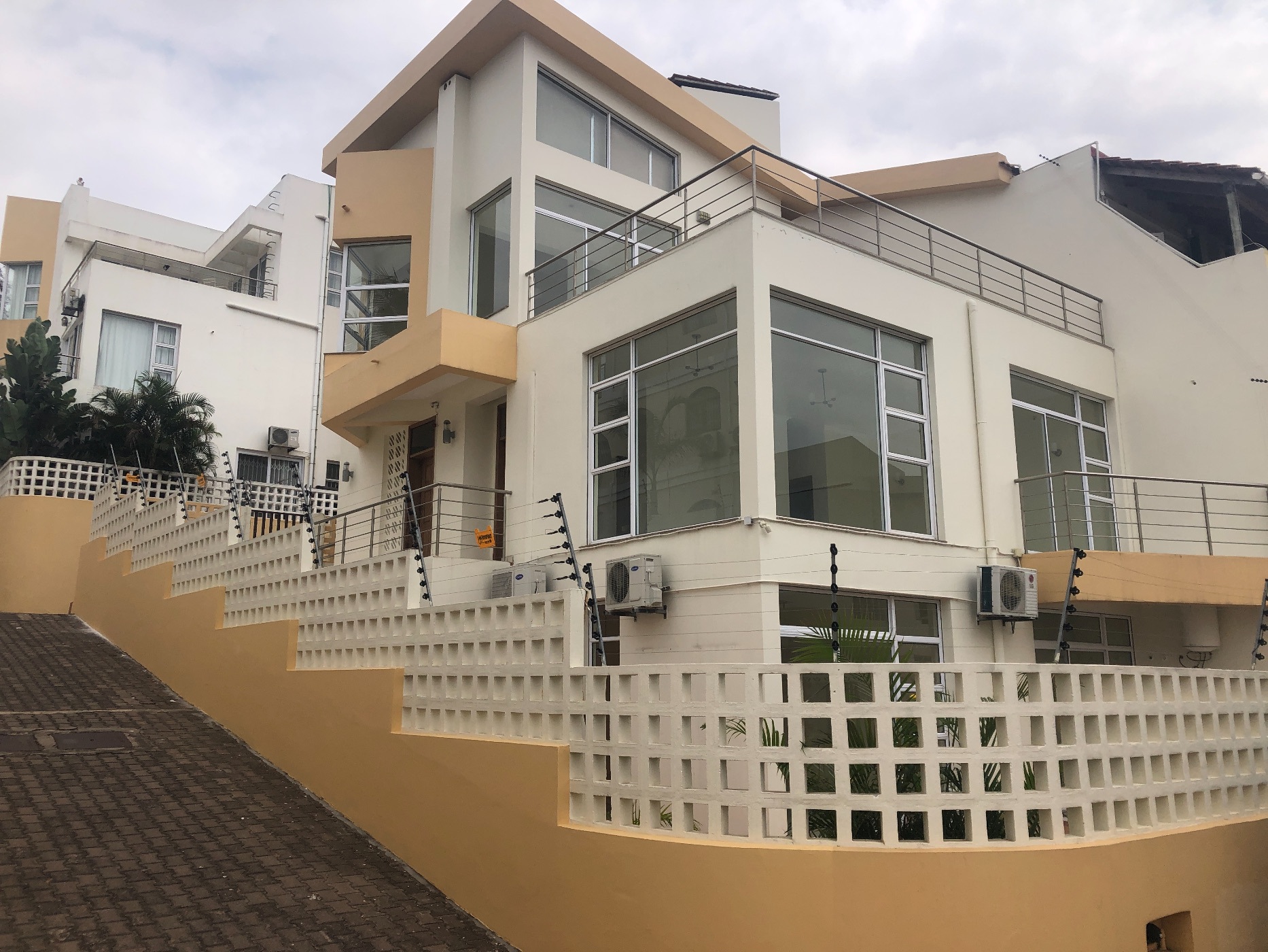 Multi-storey apartment to rent in Maputo , Mozambique - 3MQ1519110