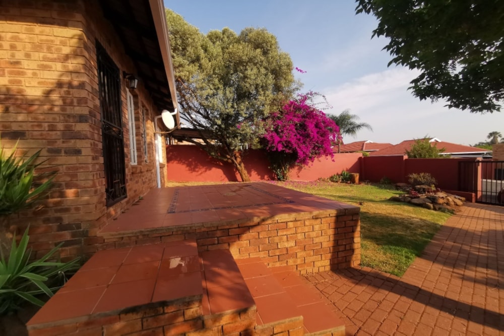 Security estate home let in Allensnek - RAL1677864 Security estate home let in Allensnek - RAL1677864