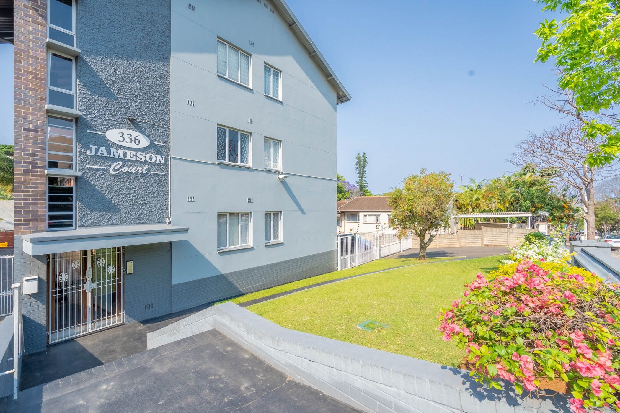 Apartment let in Morningside, Durban - 1DA1687438