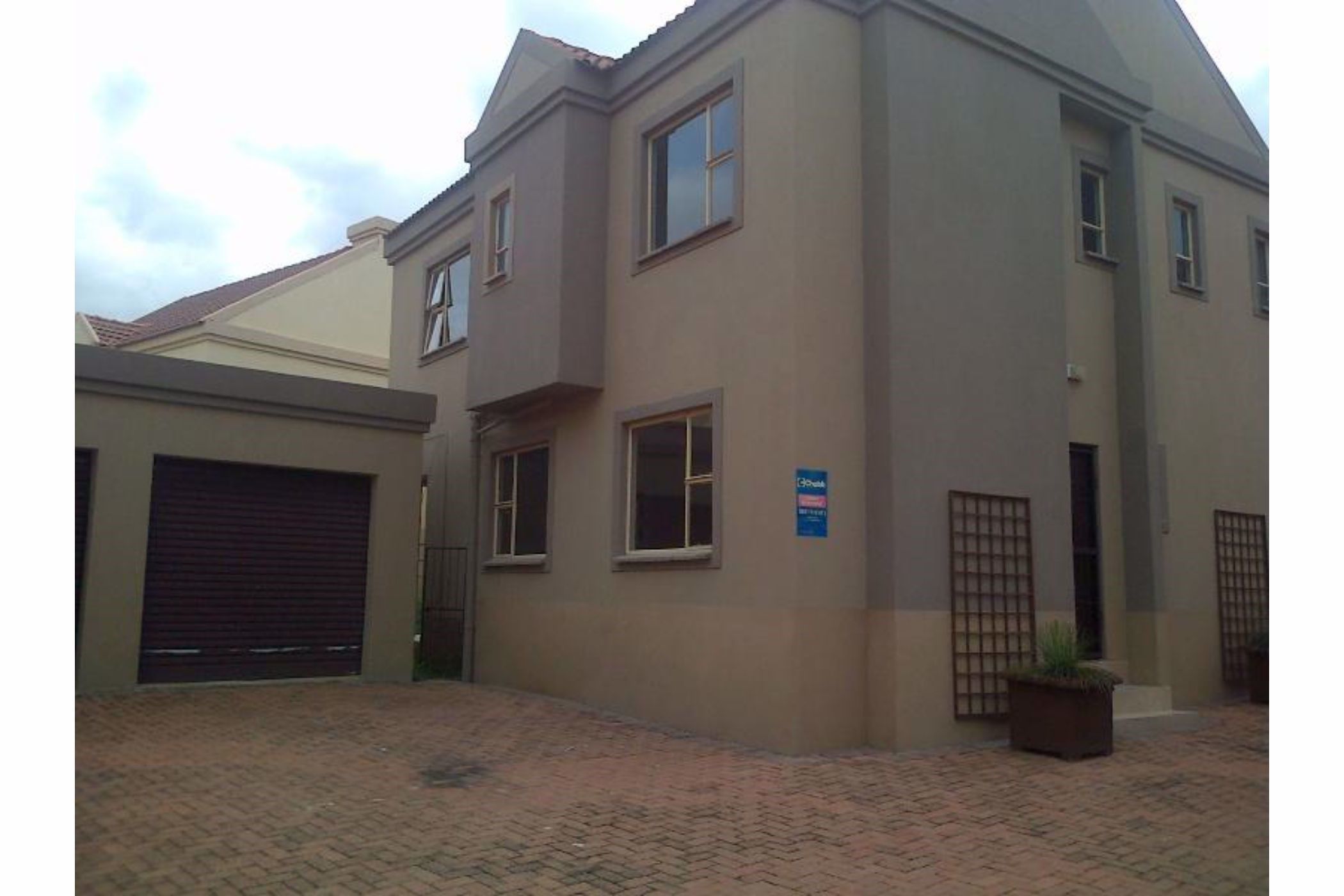 Townhouse to rent in Bendor Park - 1PS1753650