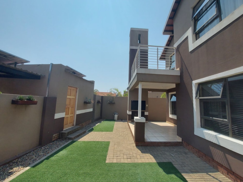 Townhouse for sale in Bayswater - 1BX1649311