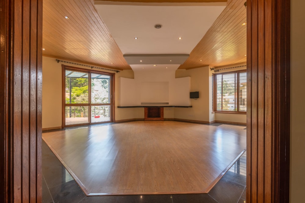 Townhouse for sale in Spring Valley, Kenya - 3KE1739471 Townhouse for sale in Spring Valley, Kenya - 3KE1739471
