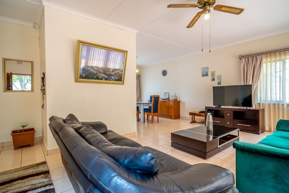 House for sale in Oslo Beach, Port Shepstone - 1PSH1739077 House for sale in Oslo Beach, Port Shepstone - 1PSH1739077