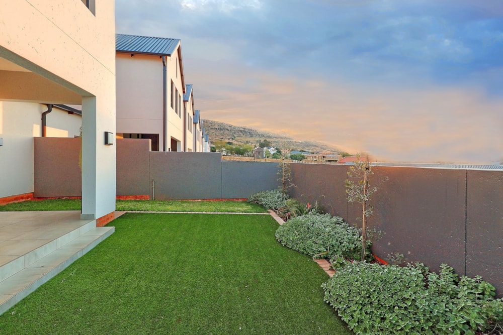 Security estate home to rent in Pinehaven - 1KR1728970