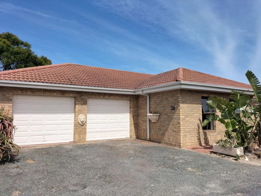 Security complex home let in Sandbaai - HF1728828