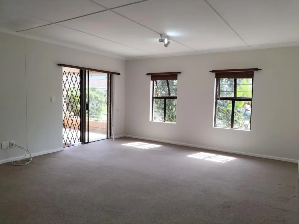 Security complex home let in Sandbaai - HF1728828