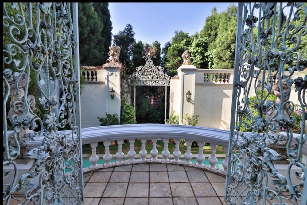 Guesthouse for sale in Muckleneuk - PT1588101 Guesthouse for sale in Muckleneuk - PT1588101