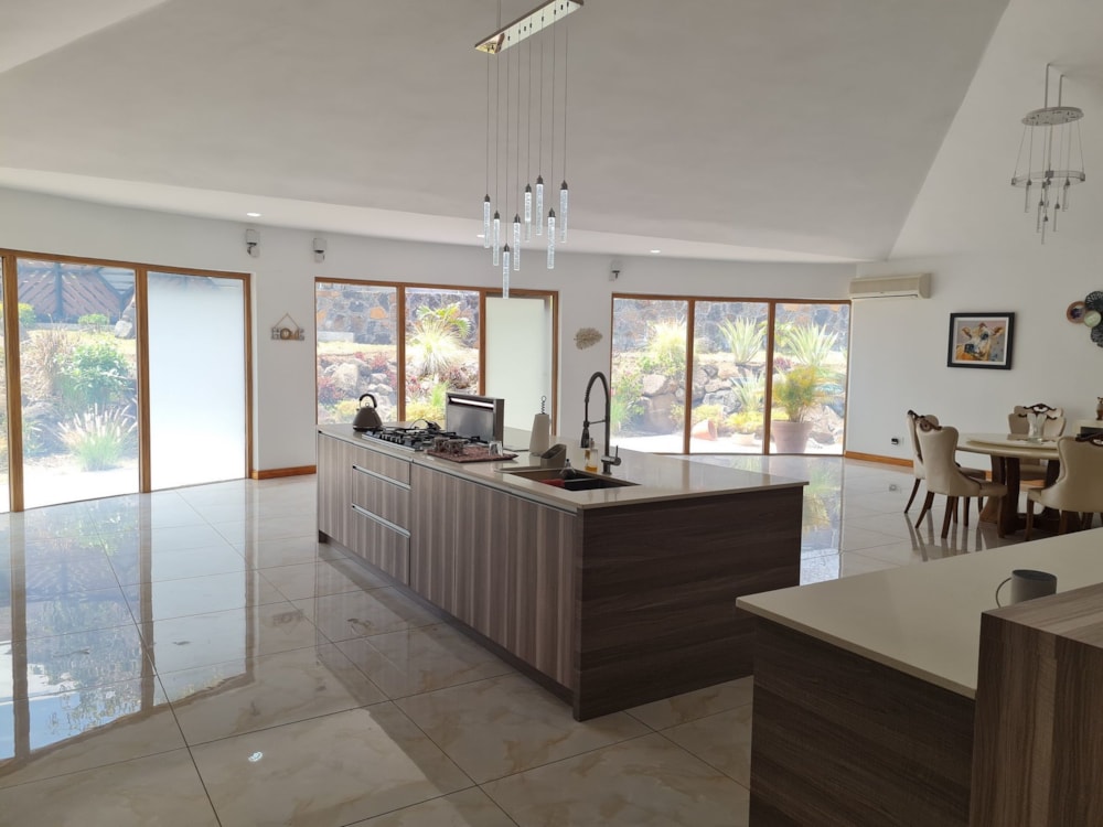 House for sale in Tamarin, Mauritius - MUR1588173