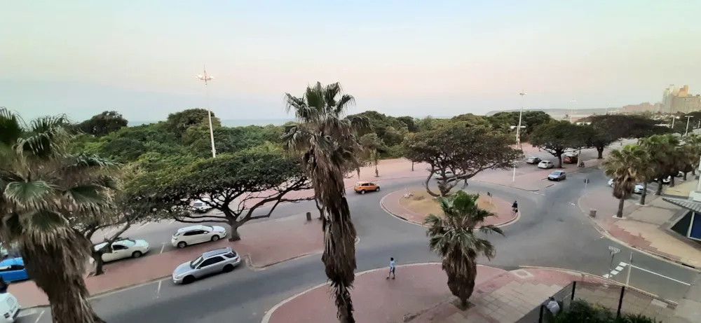 Bachelor apartment for sale in North Beach Durban - 1DA1589393 Bachelor apartment for sale in North Beach Durban - 1DA1589393