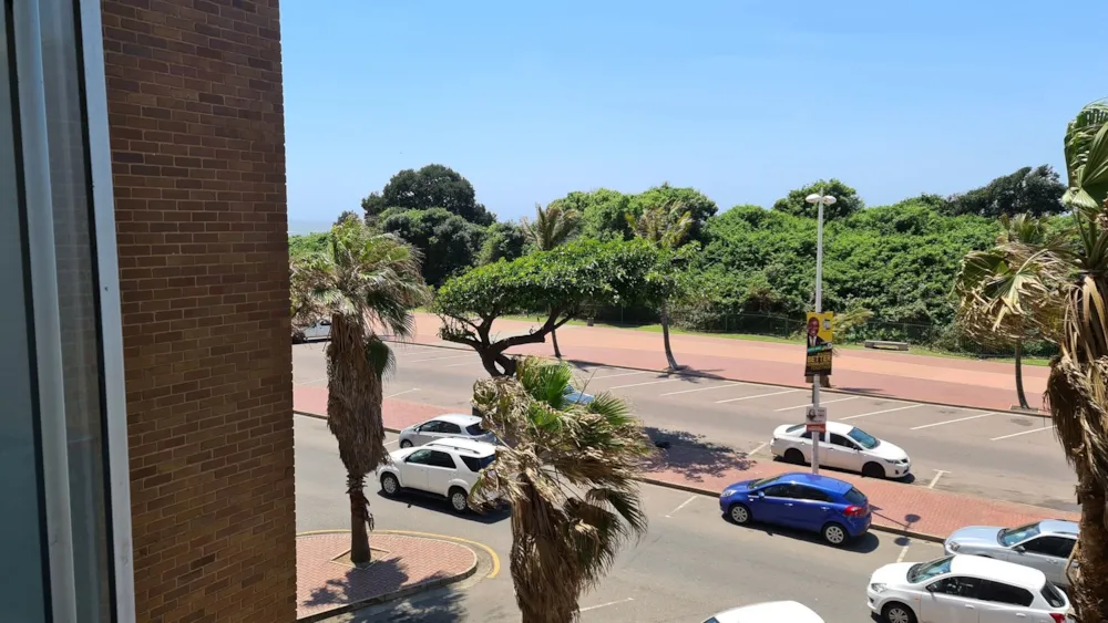Bachelor apartment for sale in North Beach Durban - 1DA1589359 Bachelor apartment for sale in North Beach Durban - 1DA1589359