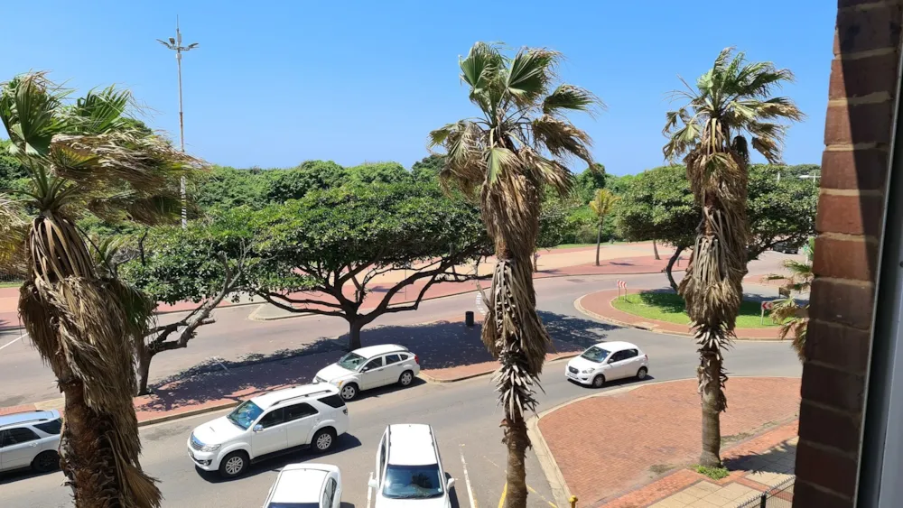 Bachelor apartment for sale in North Beach Durban - 1DA1589278 Bachelor apartment for sale in North Beach Durban - 1DA1589278