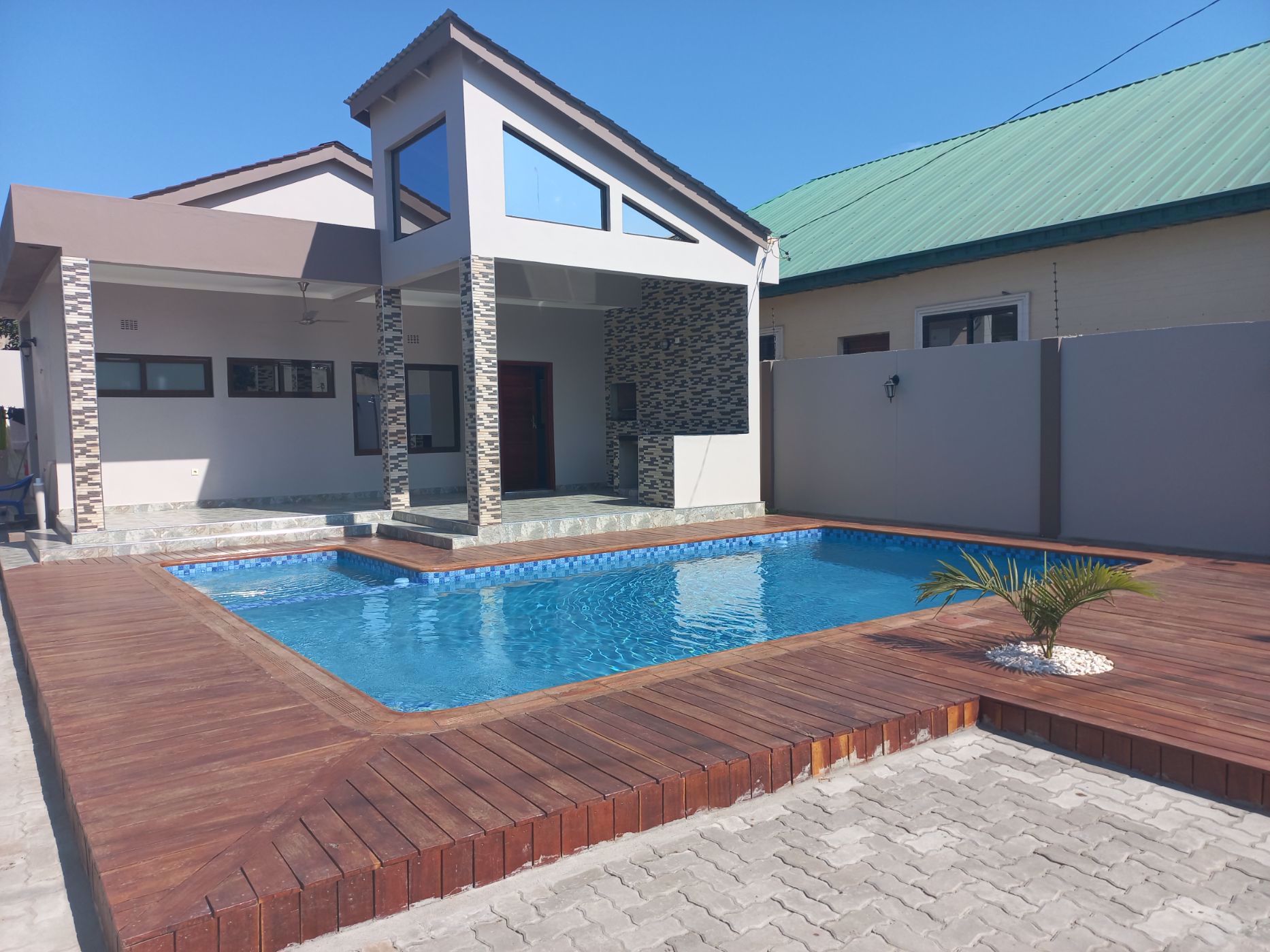 House for sale in Tete, Tete, Mozambique - 3MQ1590222