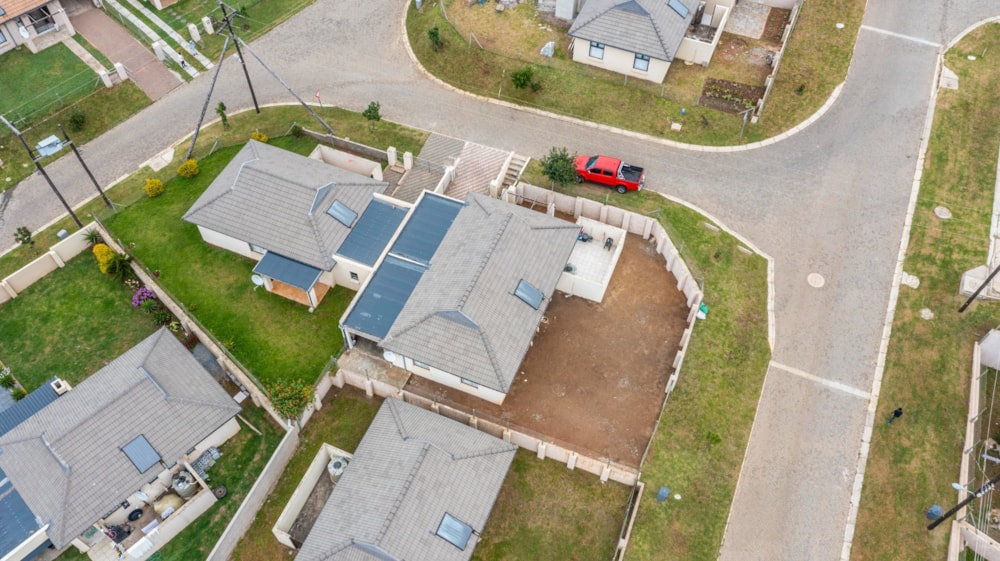 House for sale in Kidds Beach - 1ET1590330