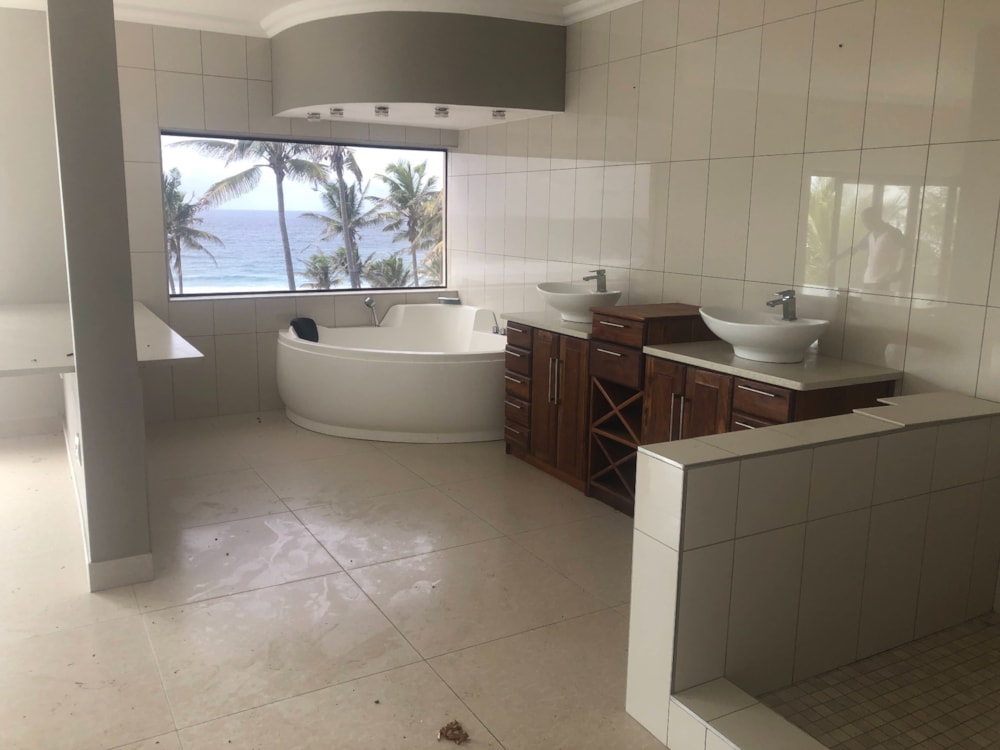 Commercial retail property for sale in Guinjata, Inhambane, Mozambique - 3MQ1590542