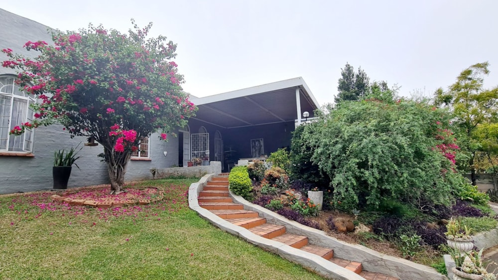House for sale in Bisley - 1PM1747268
