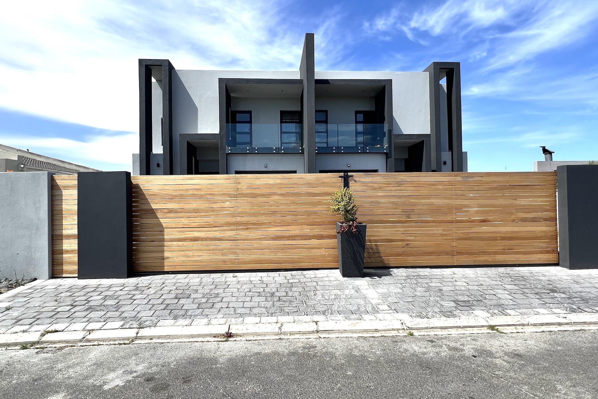 Double-storey house let in Parklands - 1TV1680867