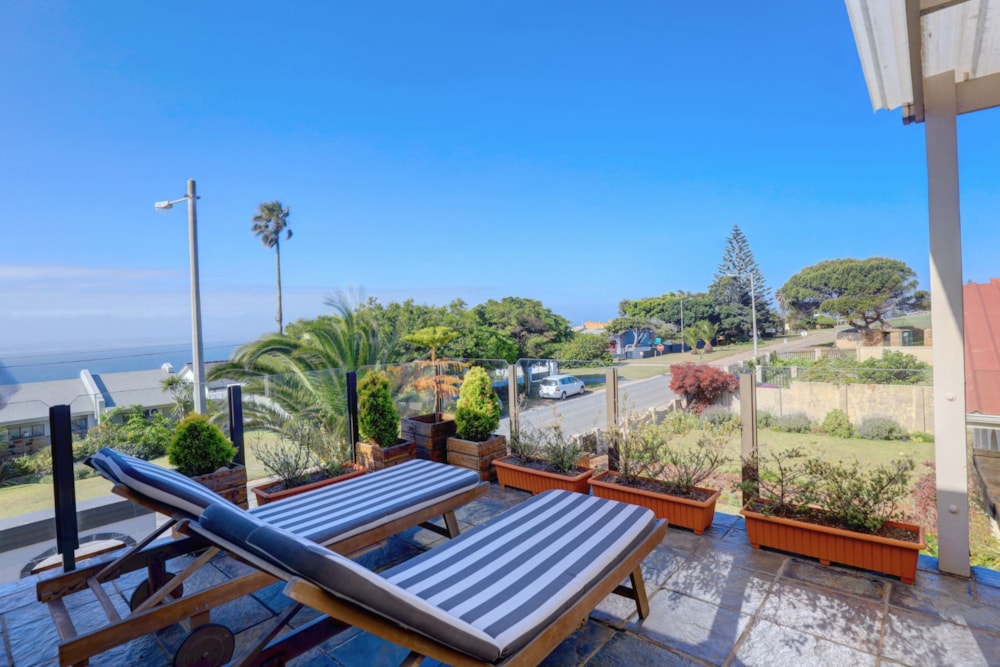 Double-storey house for sale in Mossel Bay Central - 1MB1730559