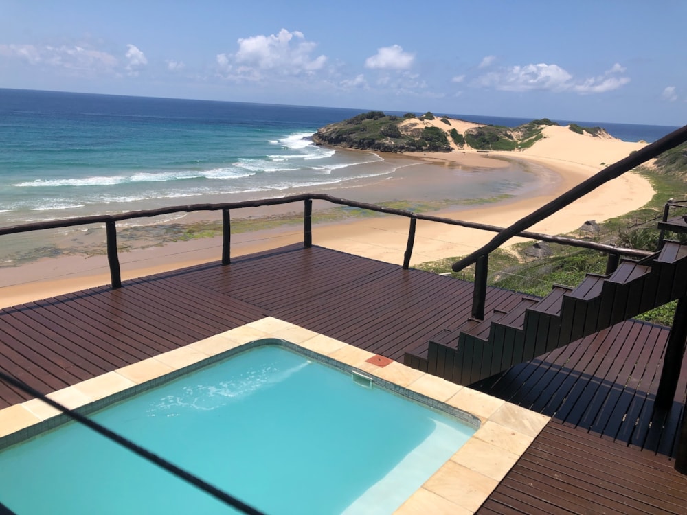 Beachfront villa for sale in Praia da Rocha, Mozambique - 3MQ1589735