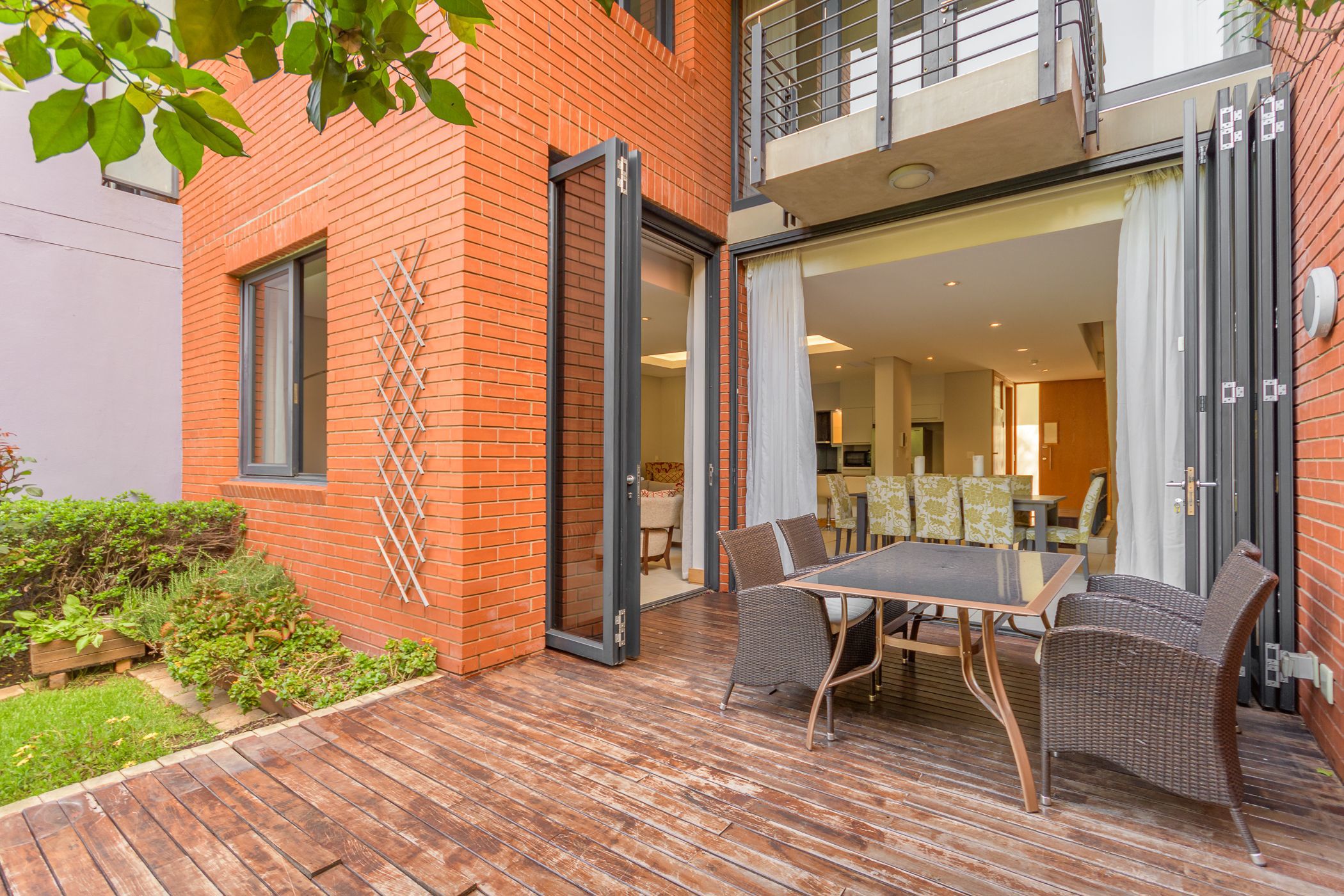 Apartment for sale in Melrose Arch - HP1621493