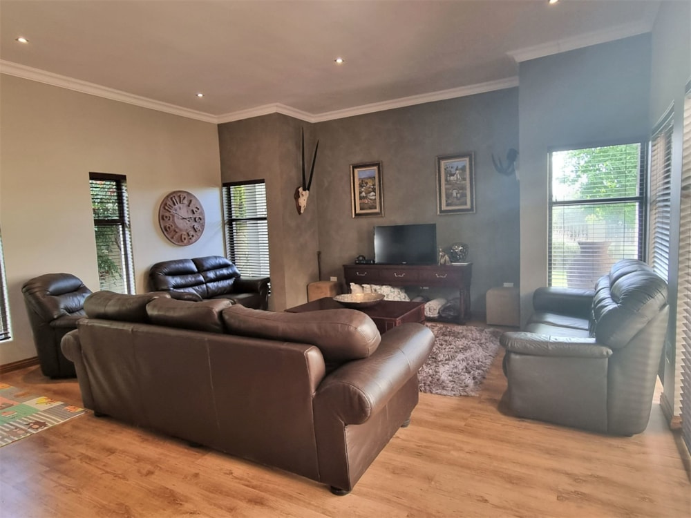 House for sale in Woodland Hills - 1BX1630686