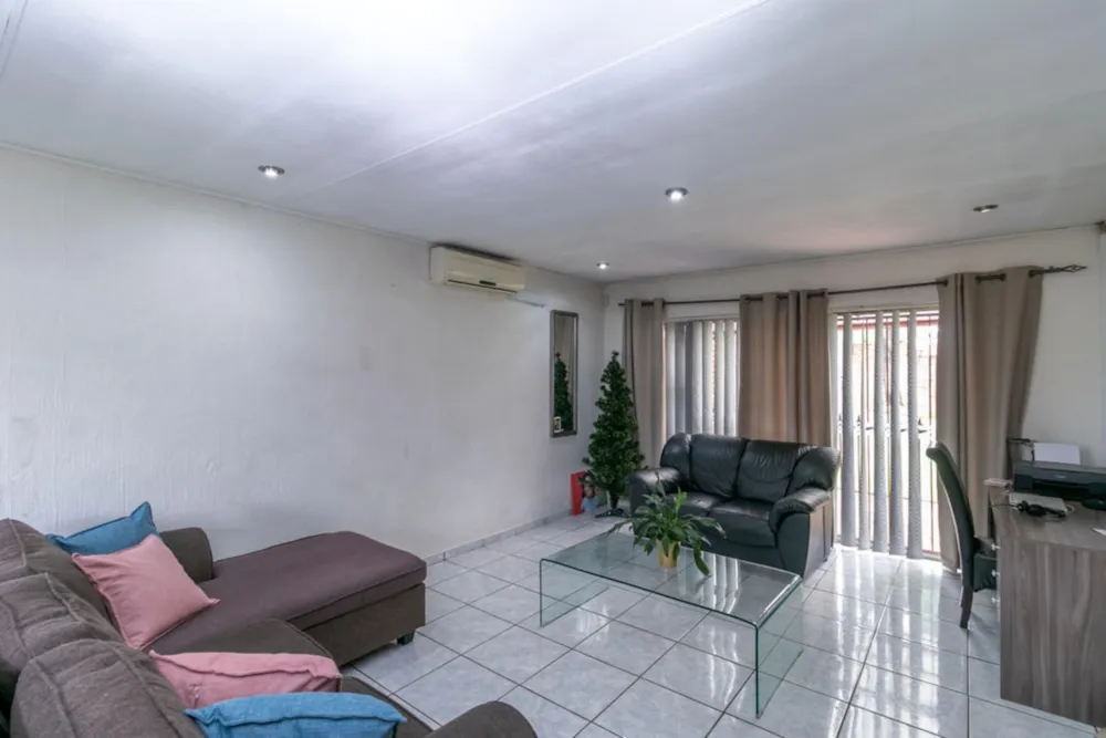 House let in Glenvista - 1GV1712989 House let in Glenvista - 1GV1712989