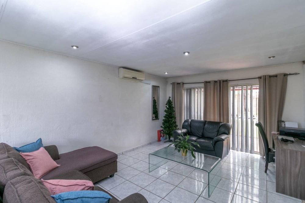 House to rent in Glenvista - 1GV1712989 House to rent in Glenvista - 1GV1712989