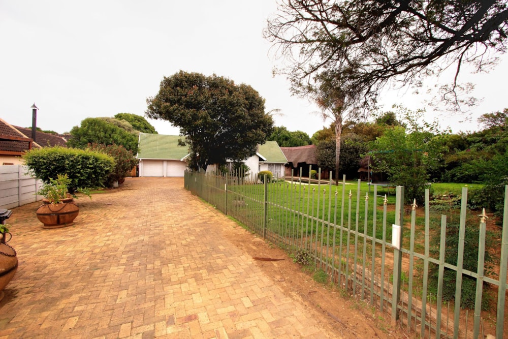 House for sale in Van Riebeeck Park, Kempton Park - KTP1702023 House for sale in Van Riebeeck Park, Kempton Park - KTP1702023