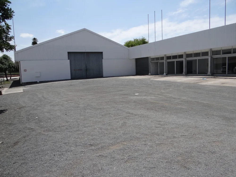 Commercial industrial property for sale in Beaufort West - 1KK1591751 Commercial industrial property for sale in Beaufort West - 1KK1591751