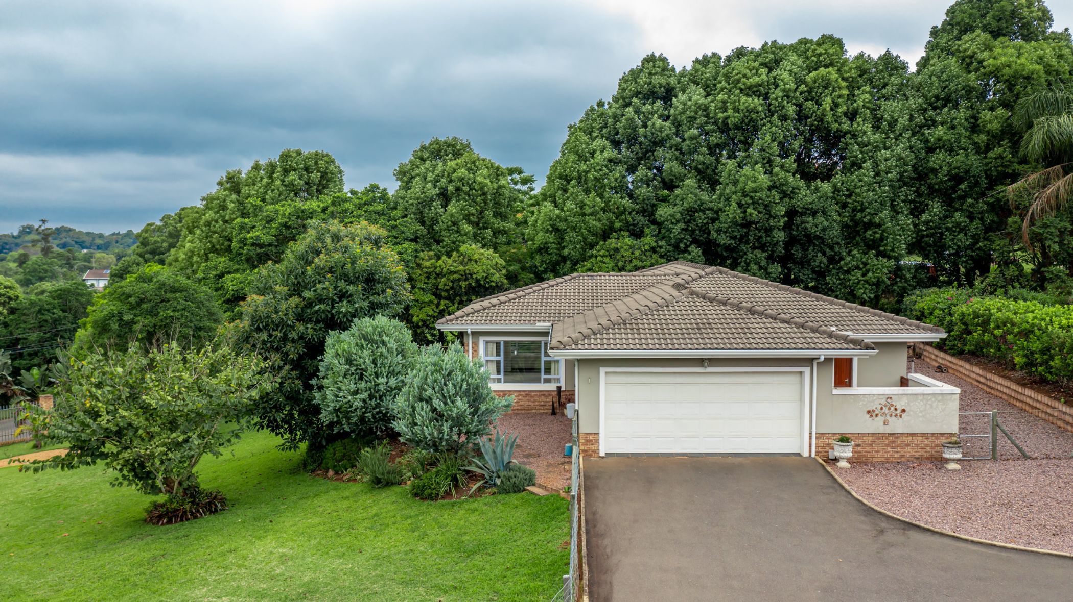 Townhouse let in Forest Hills - 1KF1691958