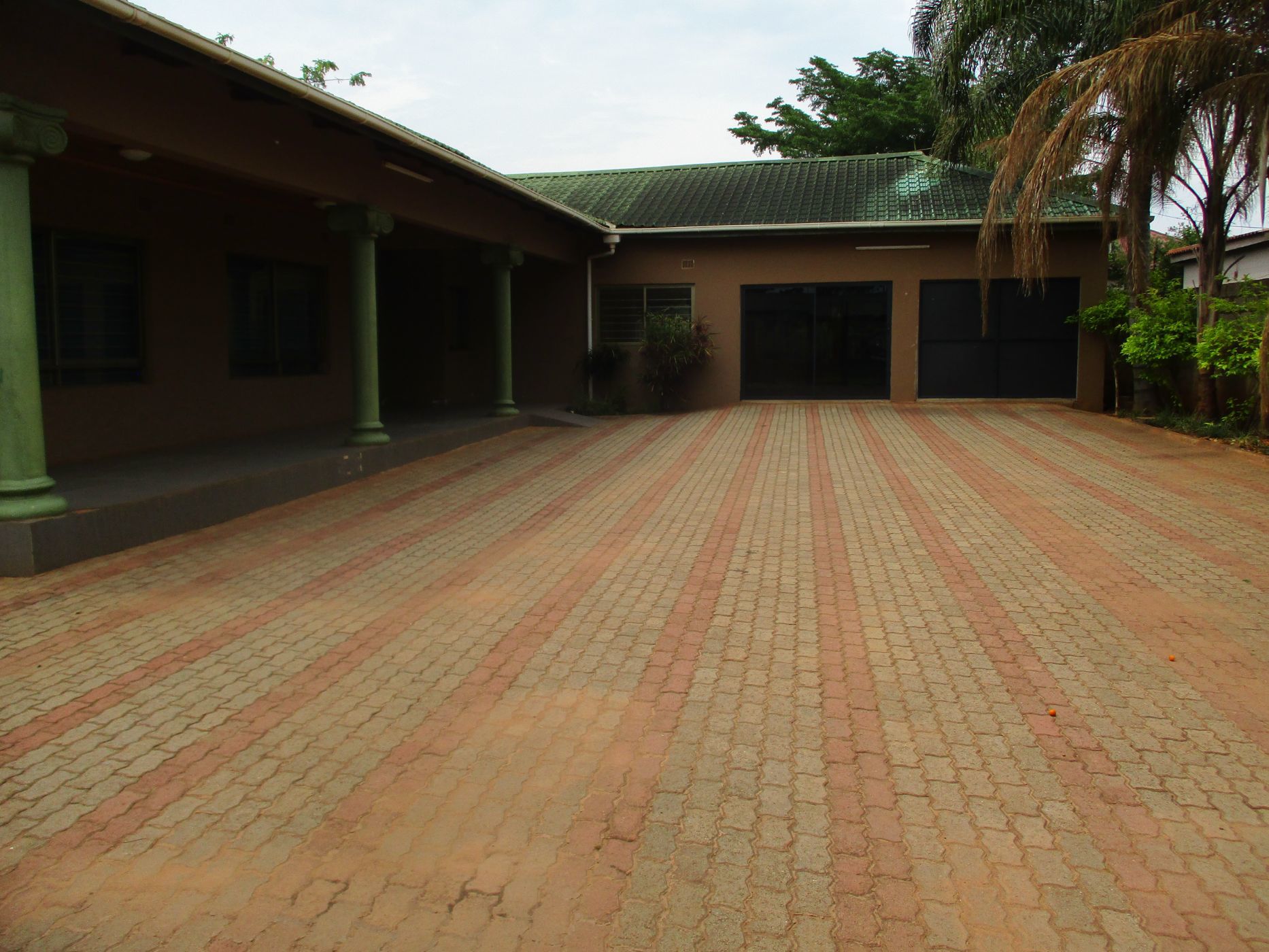 Commercial office to rent in Nyumba Yanga, Zambia - 3ZA1594234