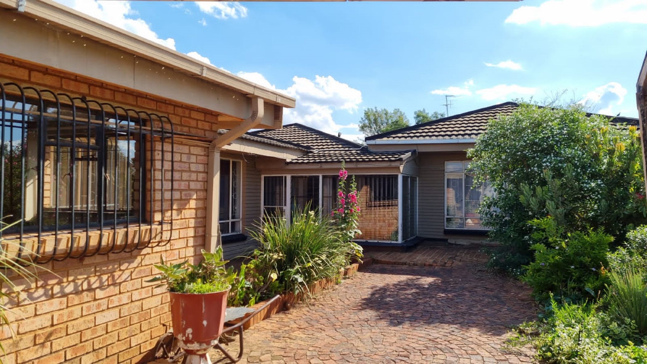 House for sale in Selection Park - 1SP1593198