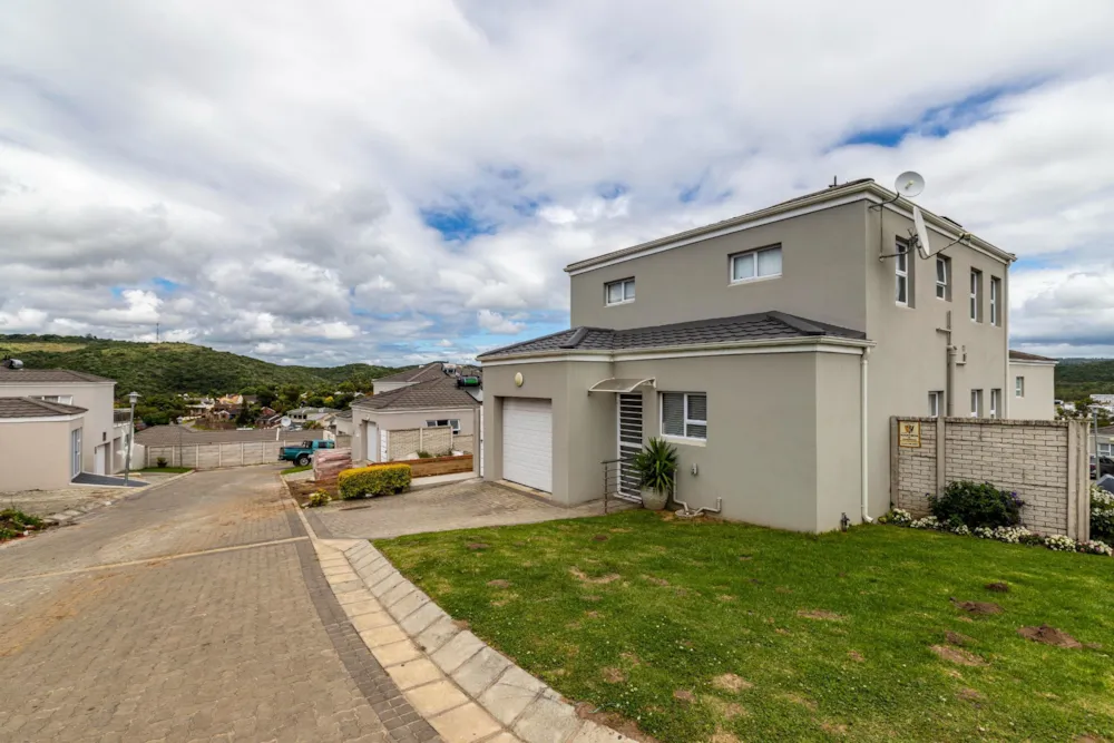 Double-storey house for sale in Nahoon Valley Park - 1ET1595379