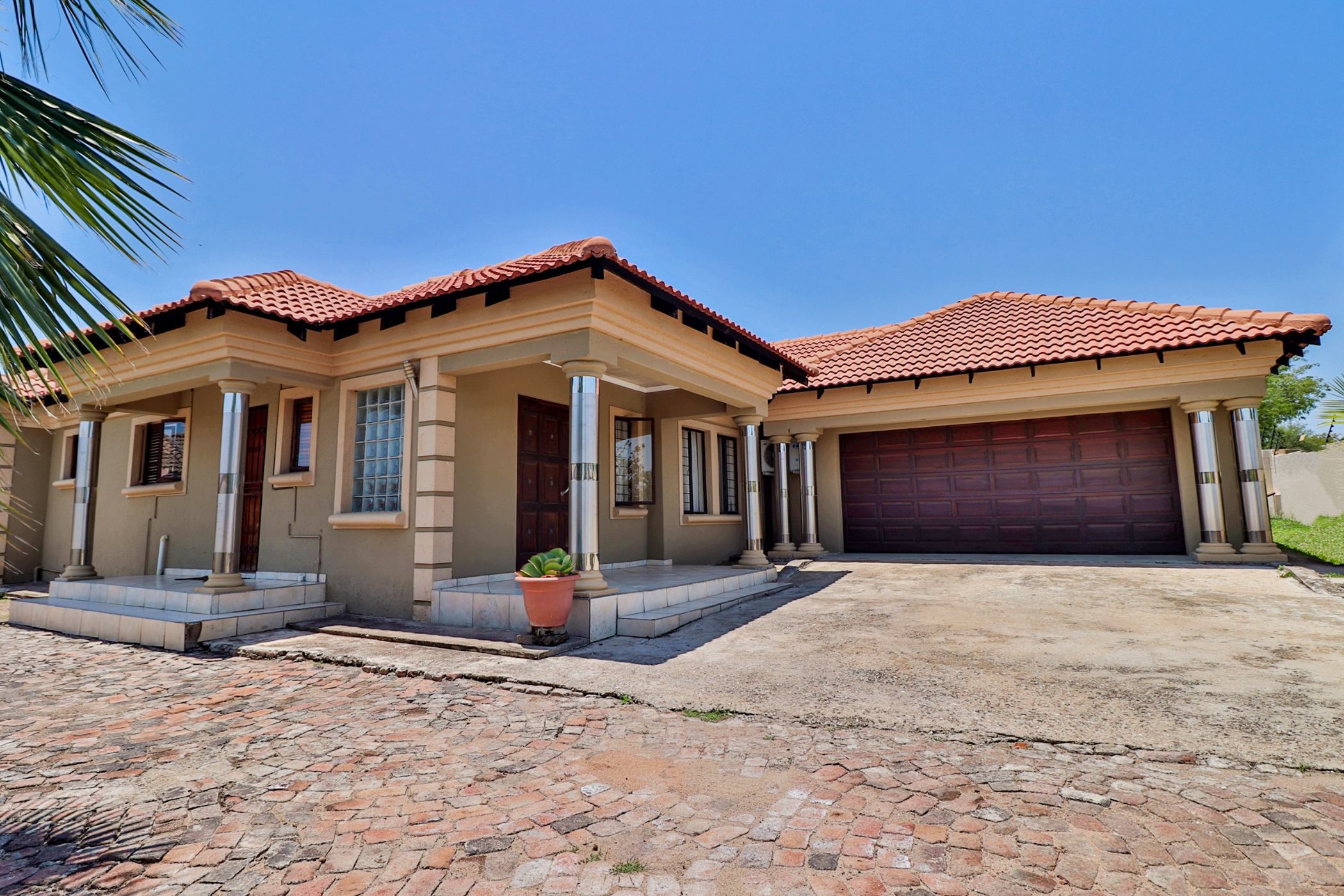 House for sale in Hectorspruit - 1NK1594429