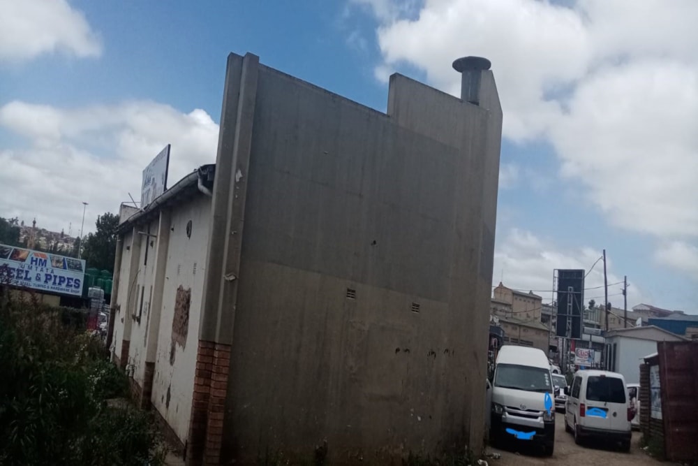 Commercial retail property for sale in Mthatha - 1MH1594660 Commercial retail property for sale in Mthatha - 1MH1594660