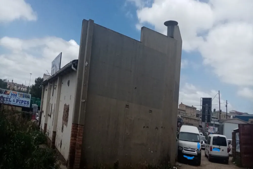 Commercial retail property for sale in Mthatha - 1MH1594660 Commercial retail property for sale in Mthatha - 1MH1594660