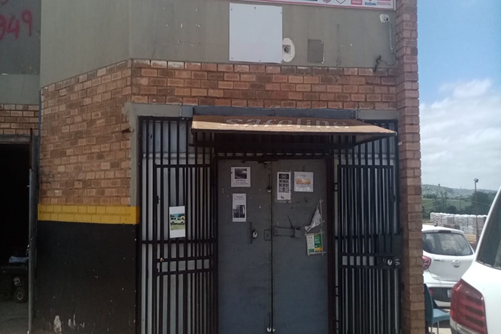 Commercial retail property for sale in Mthatha - 1MH1594660 Commercial retail property for sale in Mthatha - 1MH1594660